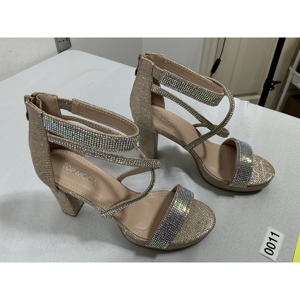Woman’s NWOT Top Moda Strappy Slip On Platform Sandals 6.5 Rose Gold Rhinestones